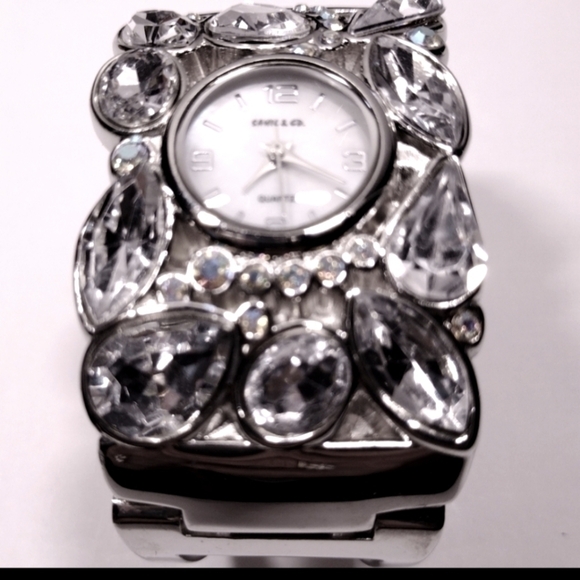 Sahil Rhinestone Quartz Cuff Watch Silver Tone NWOT - Picture 2 of 4